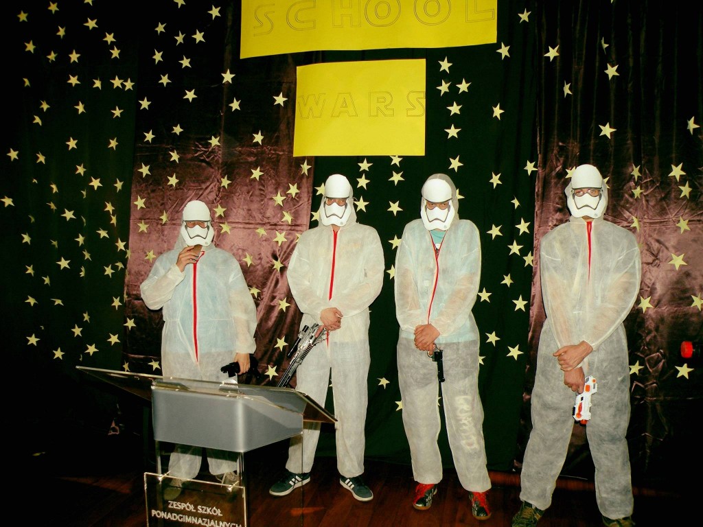 Dzień Nauczyciela i Święto Szkoły w klimacie School Wars